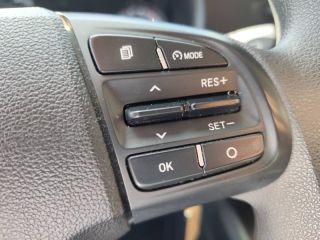 92250 : Hyundai Motor Company - HYUNDAI i10 - i10 - Sleek Silver Métal - Traction - Essence