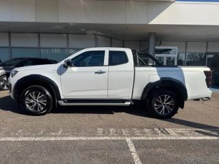 54520 : Hyundai Nancy - Théobald Automobiles - ISUZU D-Max - D-Max - Dolomite White Pearl métal - Transmission intégrale enclenc - Diesel