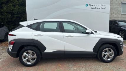 75010 : Hyundai Paris Nord - Goncourt Automobiles - HYUNDAI KONA Intuitive - KONA (02/2023) - BLANC - Automate sequentiel - Essence / Courant électrique