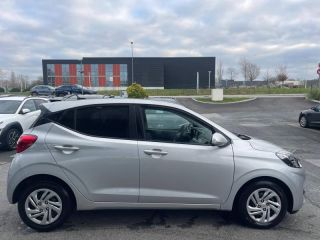 64100 : Hyundai Bayonne - Oceanic Auto - HYUNDAI i10 - i10 - Sleek Silver Métal - Traction - Essence