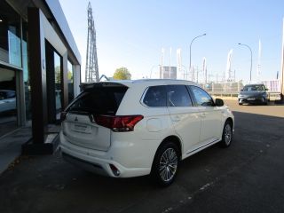 91100 : Hyundai Corbeil-Essonnes - CAP Fournier - MITSUBISHI OUTLANDER PHEV Business - OUTLANDER III - Blanc - Automate à fonct. Continu - Essence / Courant électrique