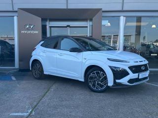 72100 : Hyundai Le Mans - GCA LE MANS - HYUNDAI Kona - Kona - Atlas White/Toit/rétros Black - Traction - Essence/Micro-Hybride