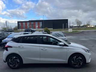 64100 : Hyundai Bayonne - Oceanic Auto - HYUNDAI i20 - i20 - Polar White - Traction - Essence/Micro-Hybride