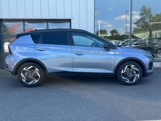 54520 : Hyundai Nancy - Théobald Automobiles - HYUNDAI Bayon - Bayon - Meta Blue Métal/Toit+rétros Black - Traction - Essence